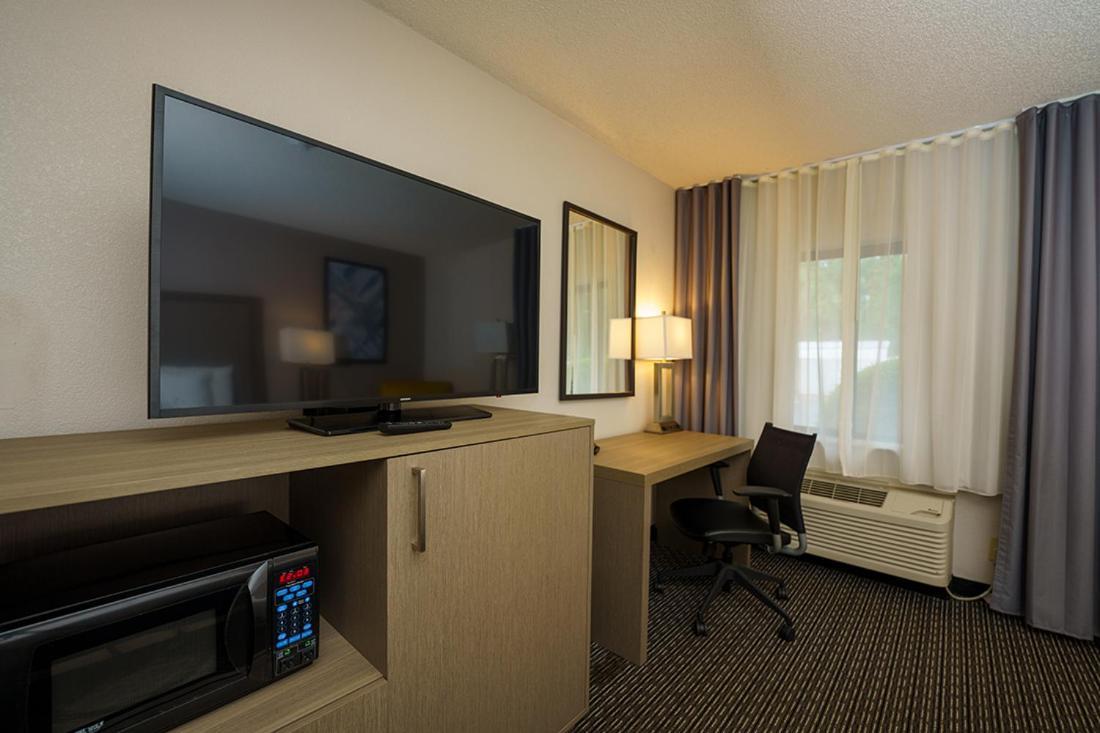 Wingate By Wyndham Brunswick Ga I-95 Hotel Bagian luar foto