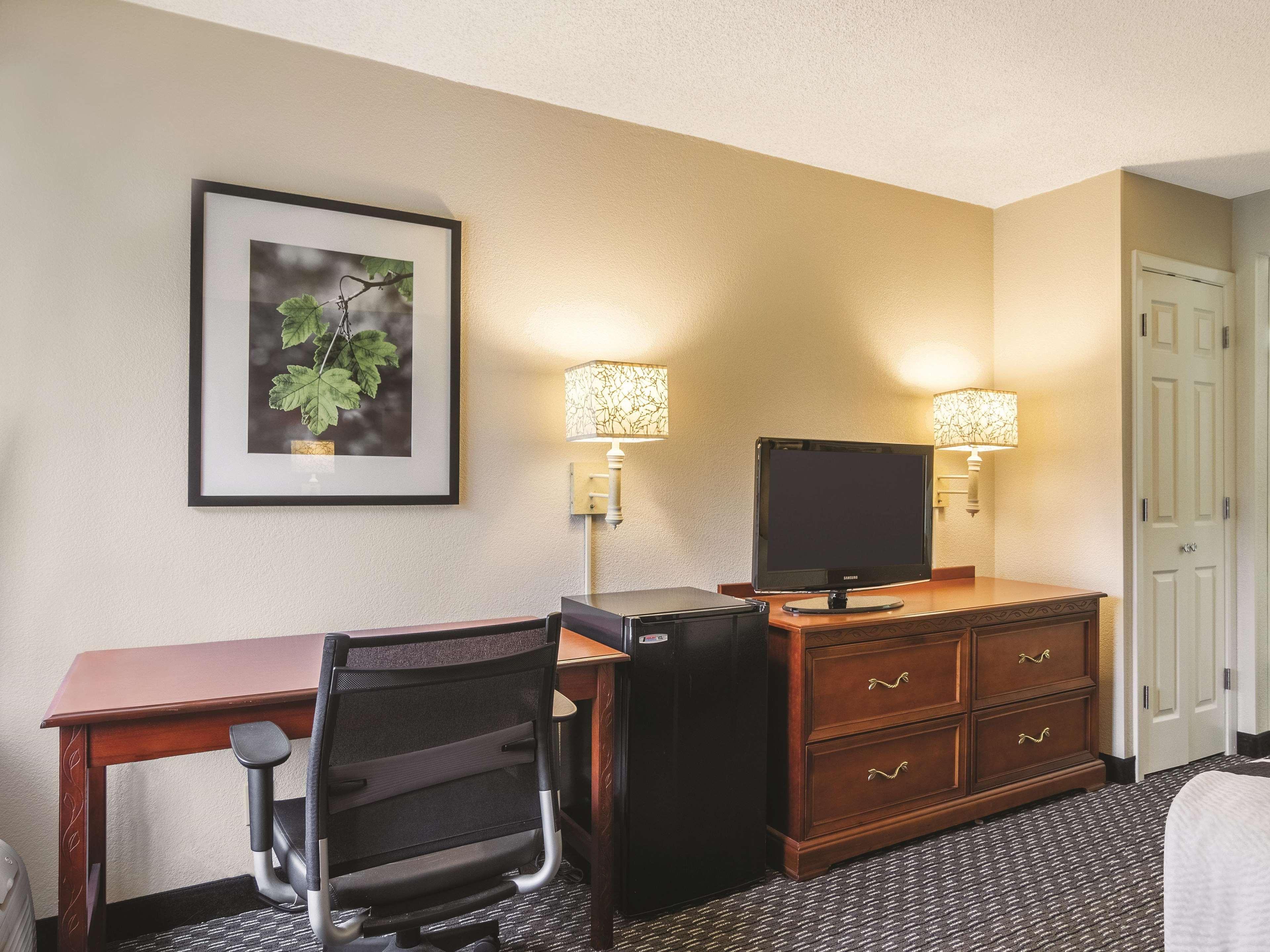 Wingate By Wyndham Brunswick Ga I-95 Hotel Bagian luar foto
