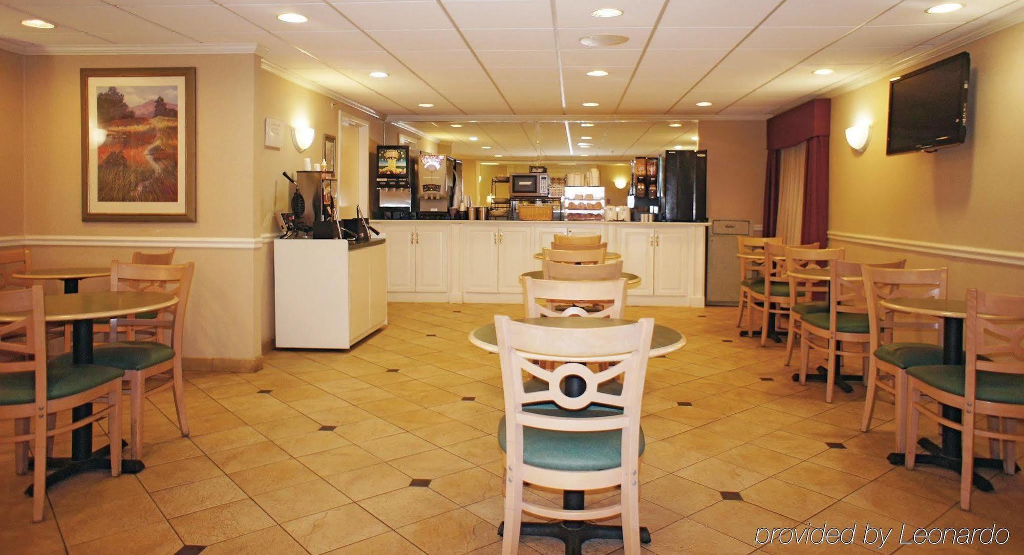 Wingate By Wyndham Brunswick Ga I-95 Hotel Bagian luar foto